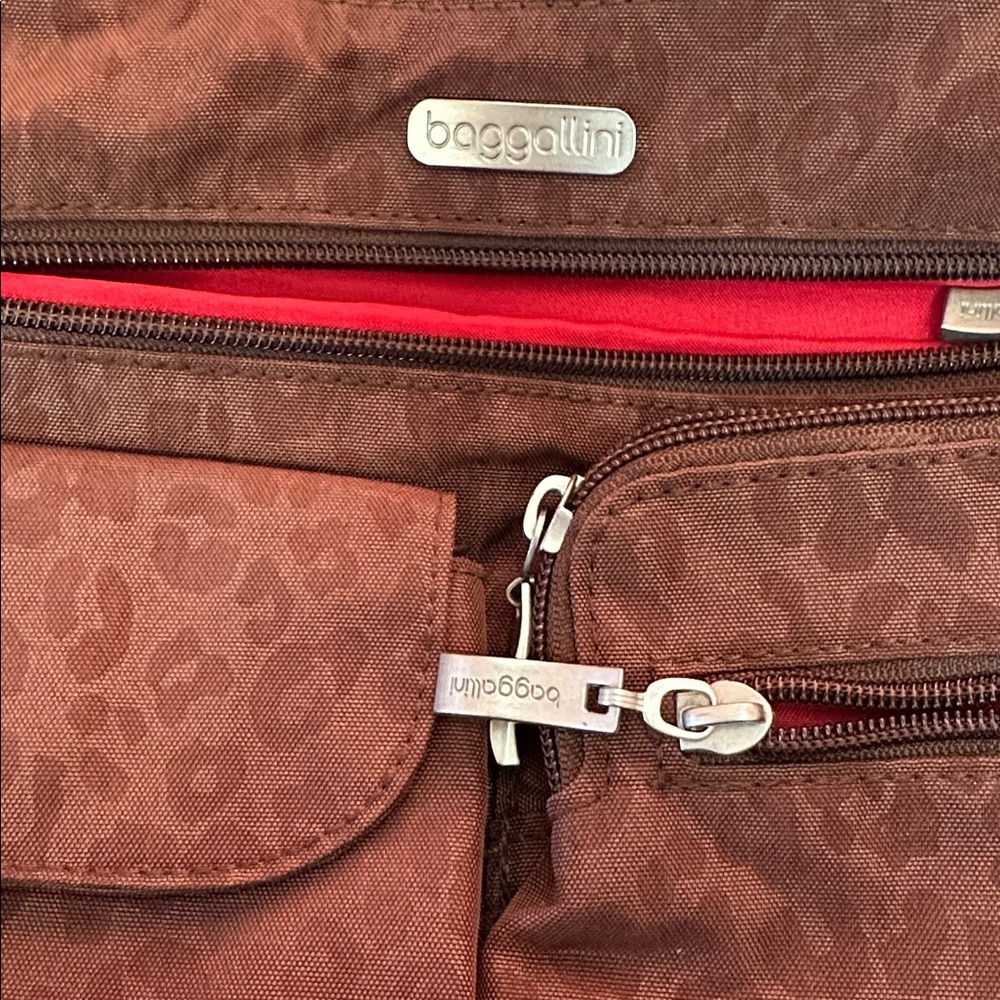BAGGALLINI Everywhere Brown Crossbody Purse - Picture 10 of 15